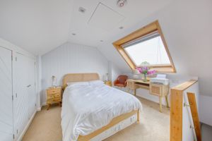 Bedroom- click for photo gallery